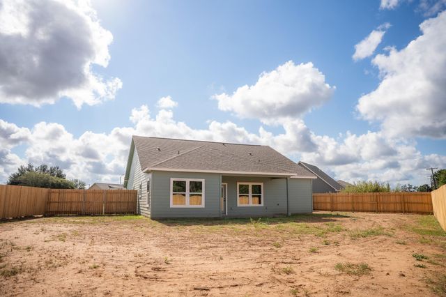 329 String Prairie WAY, Smithville, TX 78957