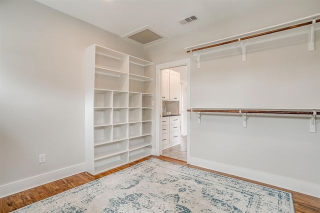 1405 S Henderson Street, Fort Worth, TX 76104