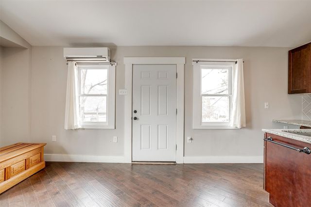 1405 S Henderson Street, Fort Worth, TX 76104