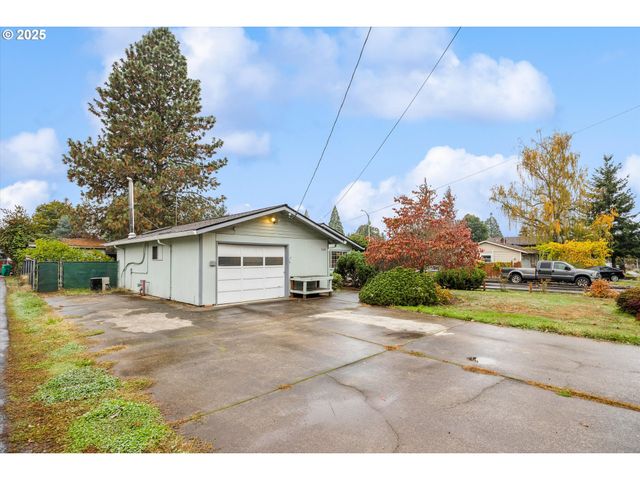825 Ne 194TH Ave, Portland, OR 97230