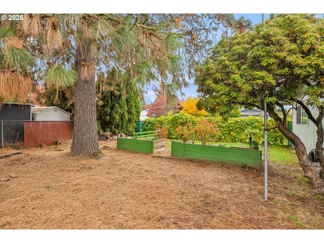 825 Ne 194TH Ave, Portland, OR 97230