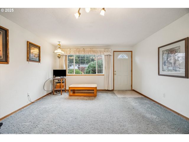 825 Ne 194TH Ave, Portland, OR 97230