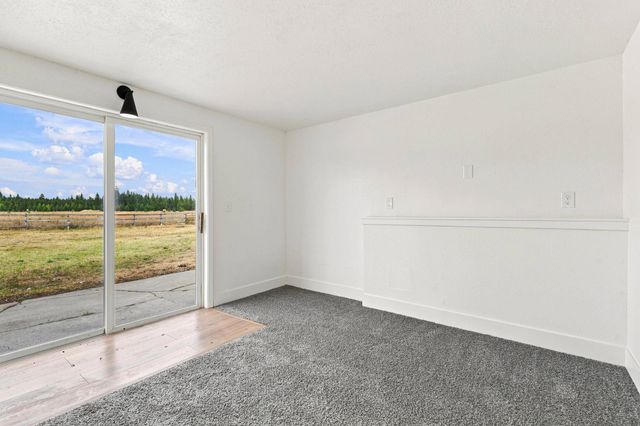 1612 W Mason Rd, Deer Park, WA 99006