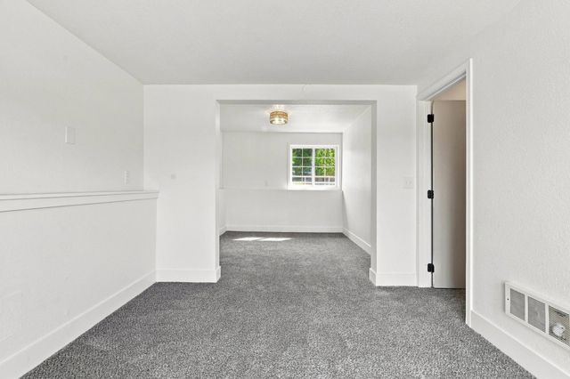 1612 W Mason Rd, Deer Park, WA 99006