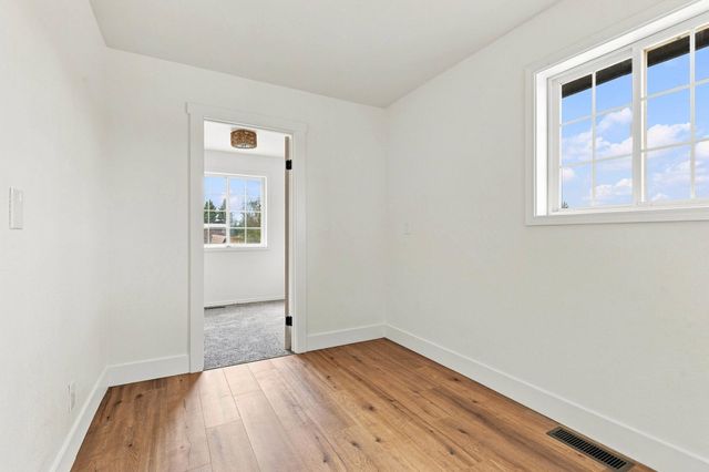 1612 W Mason Rd, Deer Park, WA 99006