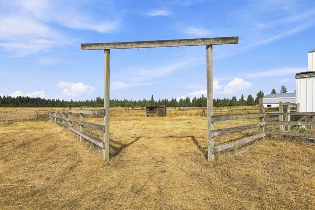 1612 W Mason Rd, Deer Park, WA 99006