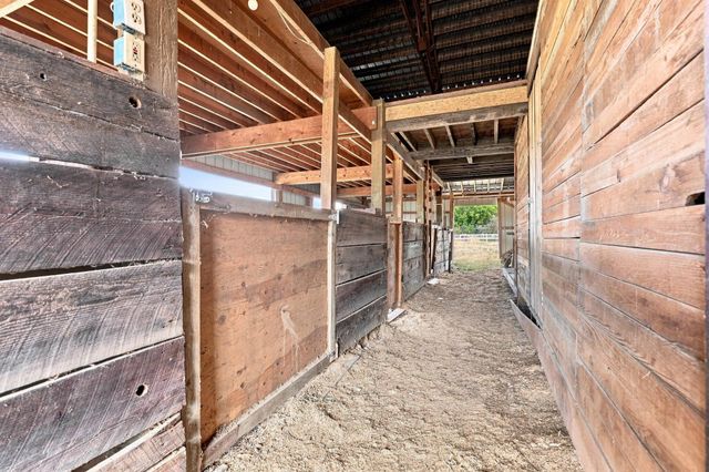 1612 W Mason Rd, Deer Park, WA 99006
