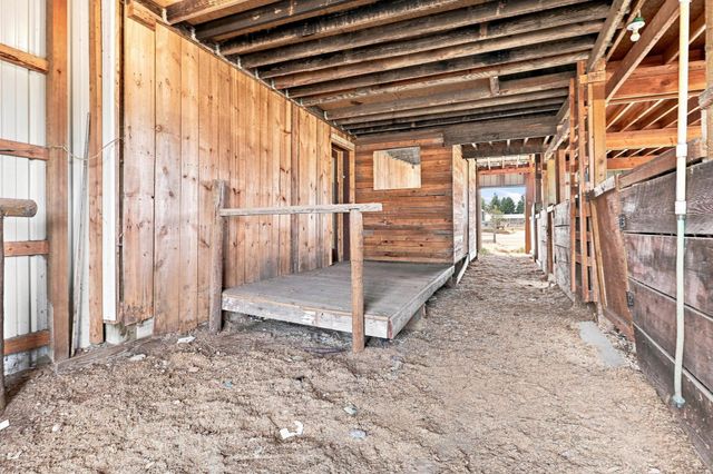 1612 W Mason Rd, Deer Park, WA 99006