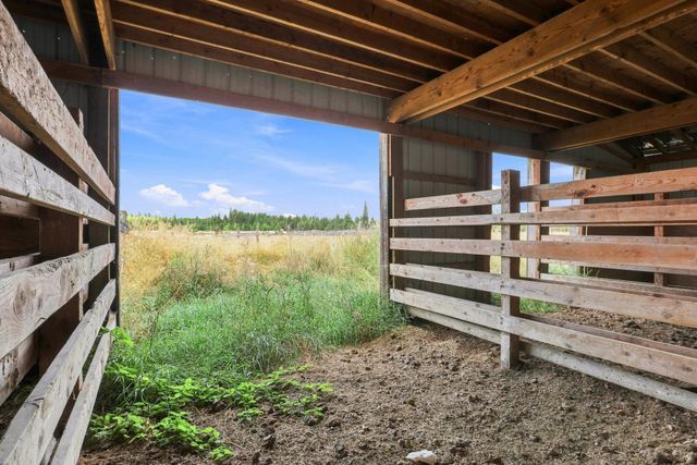 1612 W Mason Rd, Deer Park, WA 99006