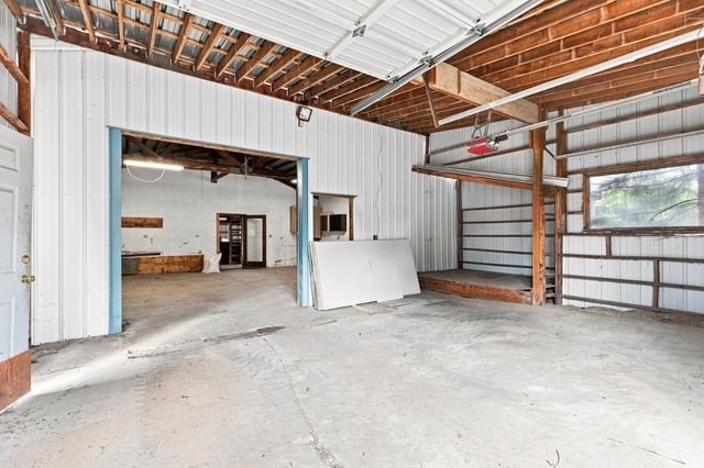 1612 W Mason Rd, Deer Park, WA 99006