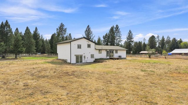1612 W Mason Rd, Deer Park, WA 99006