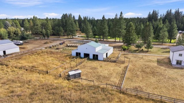 1612 W Mason Rd, Deer Park, WA 99006
