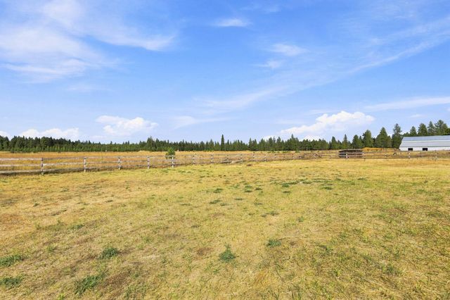 1612 W Mason Rd, Deer Park, WA 99006