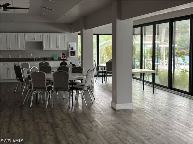 4180 Looking Glass LN 4104, Naples, FL 34112