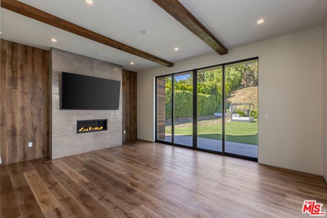 4607 Vanalden Avenue, Tarzana (los Angeles), CA 91356