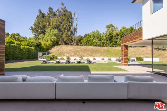 4607 Vanalden Avenue, Tarzana (los Angeles), CA 91356