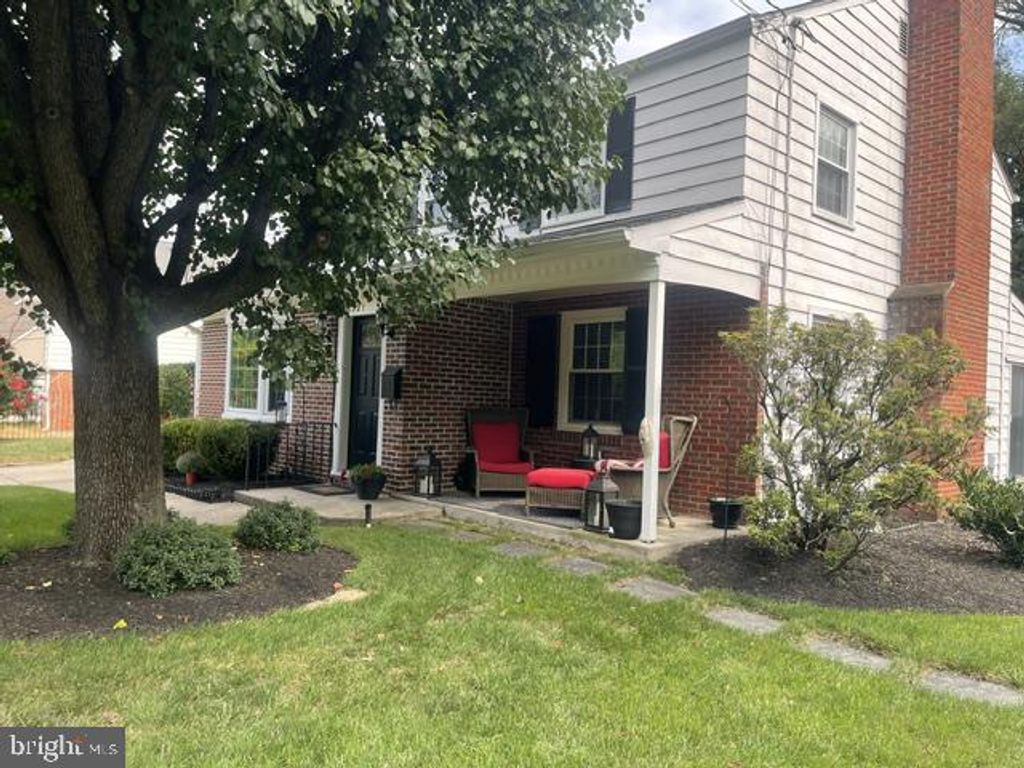 321 N STANWICK RD, MOORESTOWN, NJ 08057 — photo 2