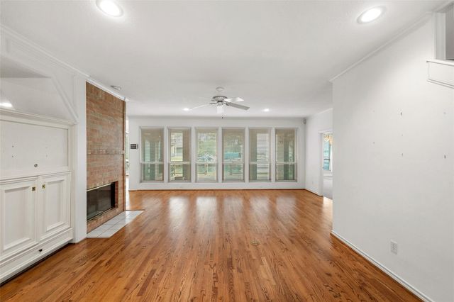 2910 Chaucer Drive, Montgomery, TX 77356