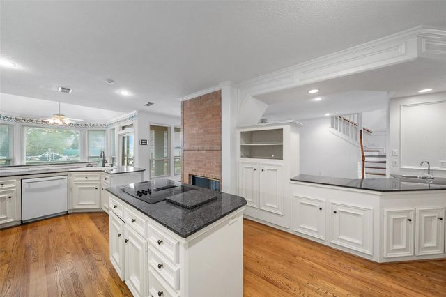 2910 Chaucer Drive, Montgomery, TX 77356