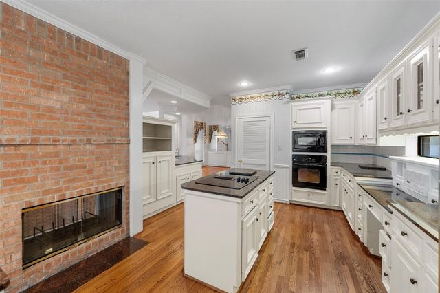 2910 Chaucer Drive, Montgomery, TX 77356