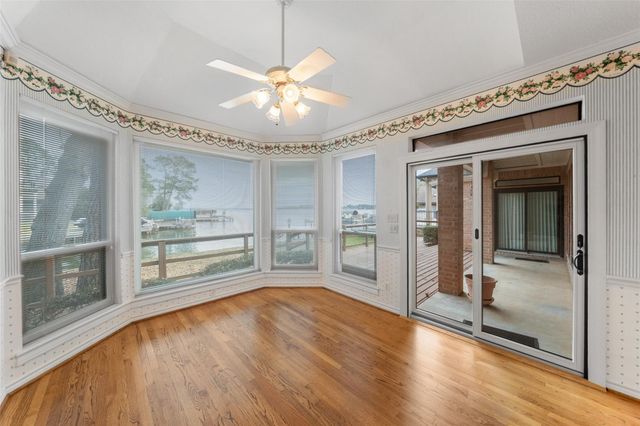 2910 Chaucer Drive, Montgomery, TX 77356