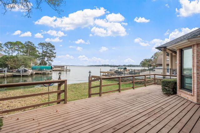 2910 Chaucer Drive, Montgomery, TX 77356