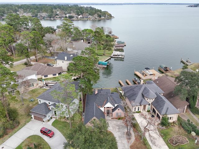 2910 Chaucer Drive, Montgomery, TX 77356