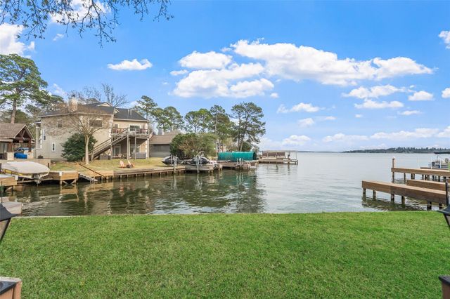 2910 Chaucer Drive, Montgomery, TX 77356