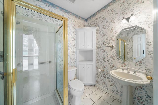 2910 Chaucer Drive, Montgomery, TX 77356