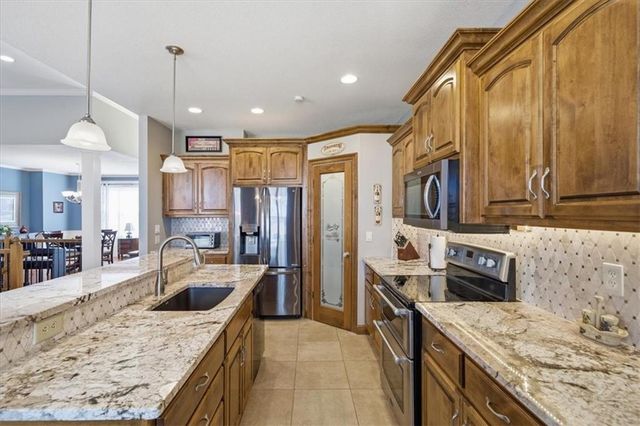 21936 W 175th Terrace, Olathe, KS 66062