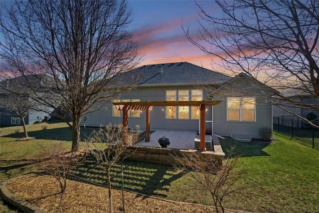 21936 W 175th Terrace, Olathe, KS 66062