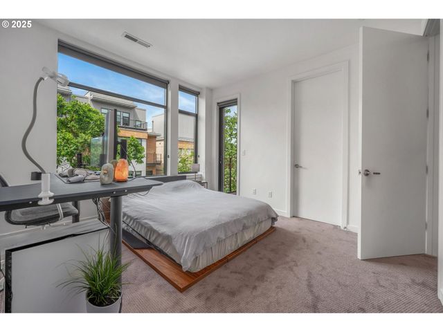 1634 Nw RIVERSCAPE St, Portland, OR 97209