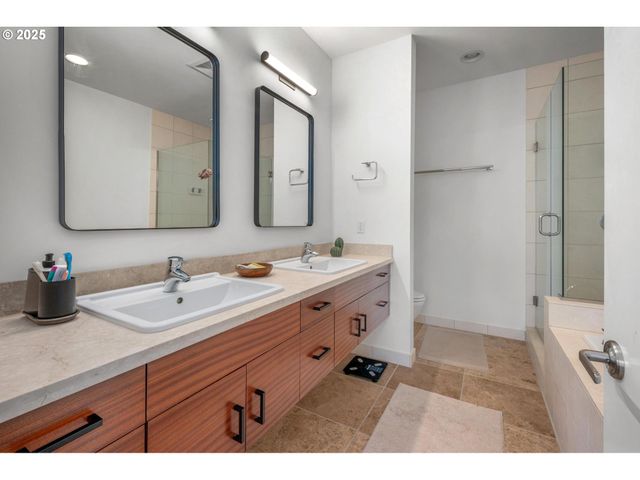 1634 Nw RIVERSCAPE St, Portland, OR 97209