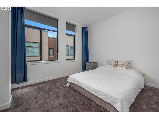 1634 Nw RIVERSCAPE St, Portland, OR 97209