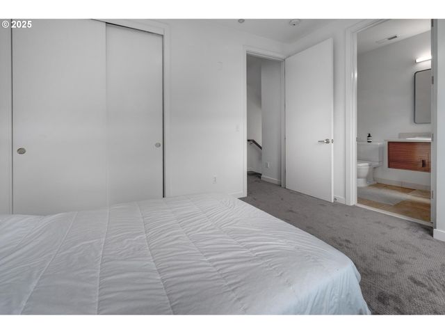 1634 Nw RIVERSCAPE St, Portland, OR 97209