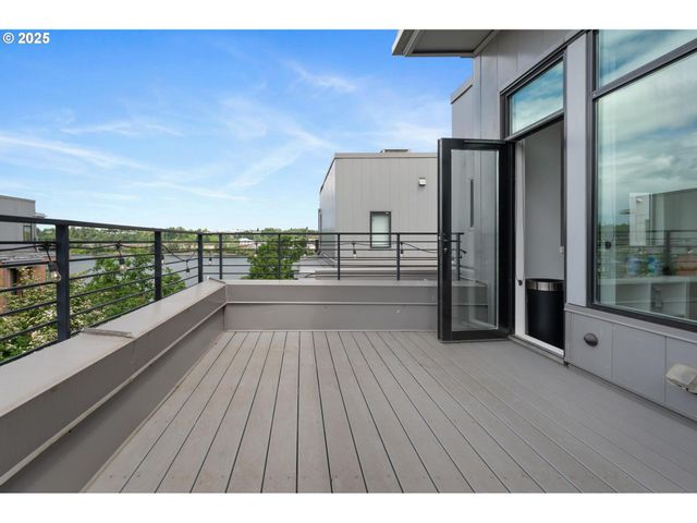 1634 Nw RIVERSCAPE St, Portland, OR 97209