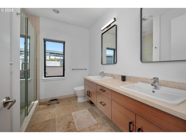 1634 Nw RIVERSCAPE St, Portland, OR 97209