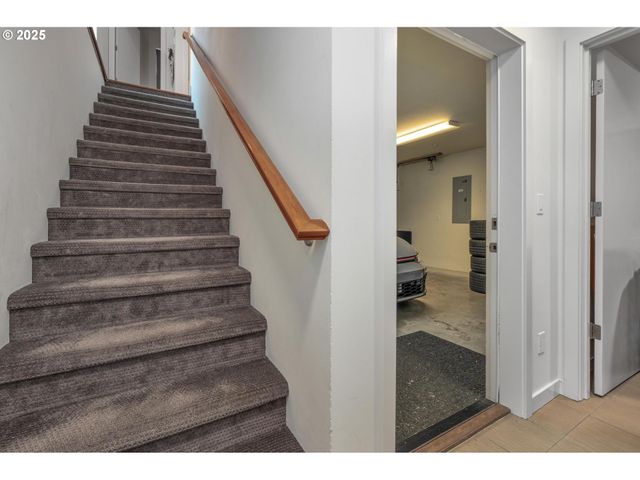 1634 Nw RIVERSCAPE St, Portland, OR 97209