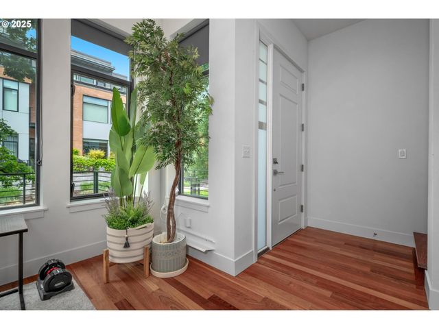 1634 Nw RIVERSCAPE St, Portland, OR 97209