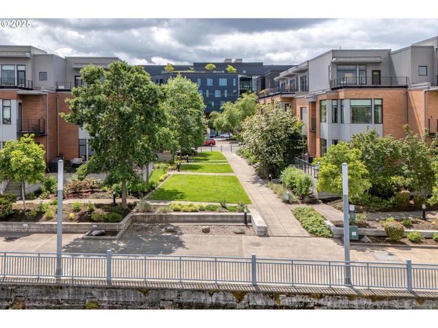 1634 Nw RIVERSCAPE St, Portland, OR 97209