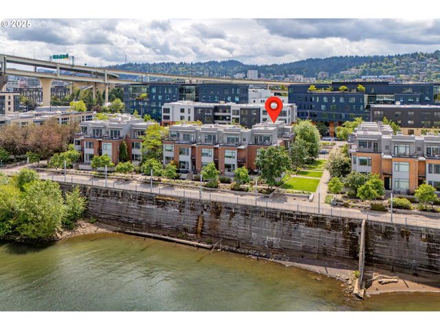 1634 Nw RIVERSCAPE St, Portland, OR 97209