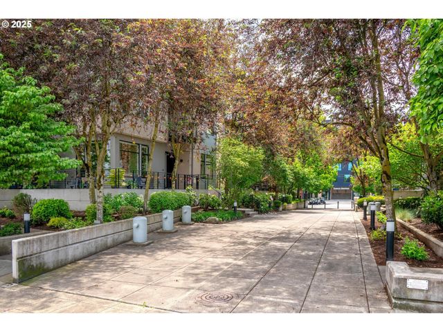 1634 Nw RIVERSCAPE St, Portland, OR 97209