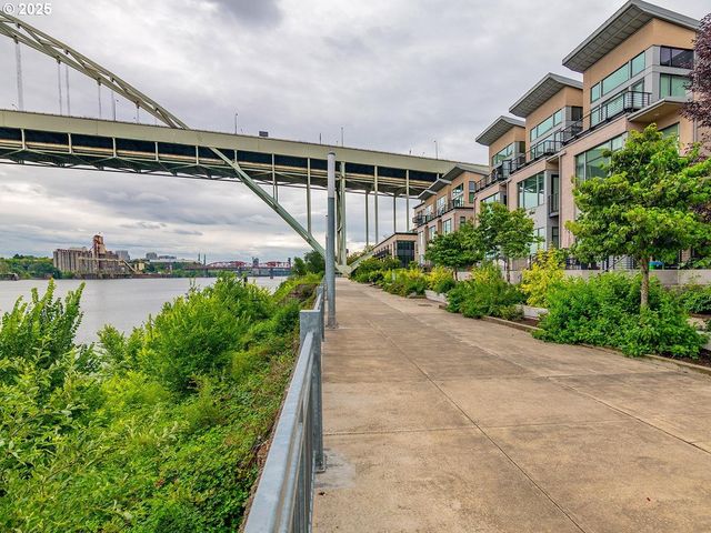 1634 Nw RIVERSCAPE St, Portland, OR 97209
