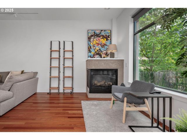 1634 Nw RIVERSCAPE St, Portland, OR 97209