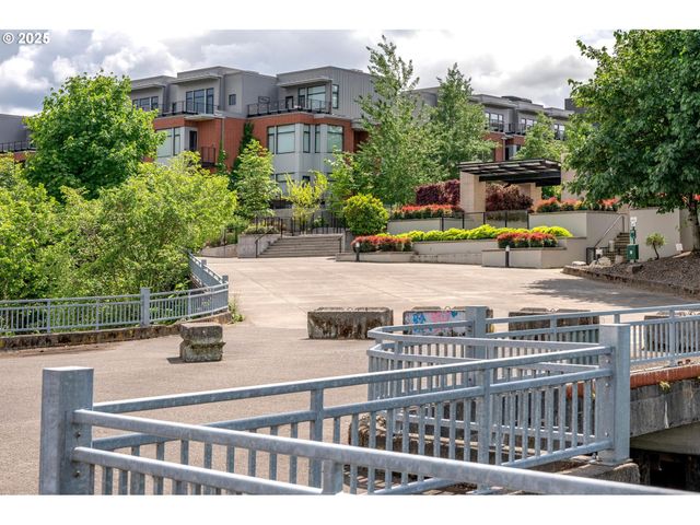 1634 Nw RIVERSCAPE St, Portland, OR 97209