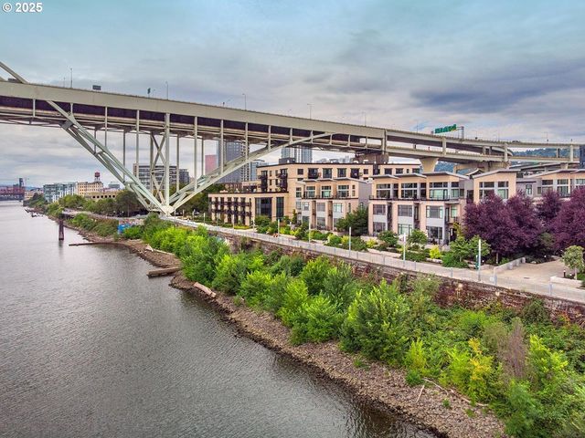 1634 Nw RIVERSCAPE St, Portland, OR 97209