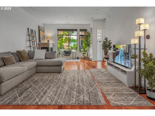 1634 Nw RIVERSCAPE St, Portland, OR 97209