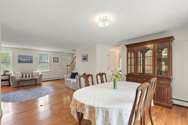 3 Tattler Cir, Bourne, MA 02532