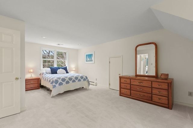 3 Tattler Cir, Bourne, MA 02532