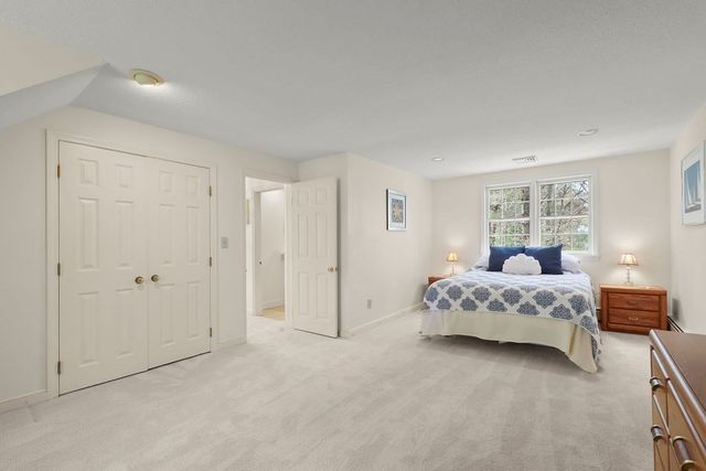3 Tattler Cir, Bourne, MA 02532